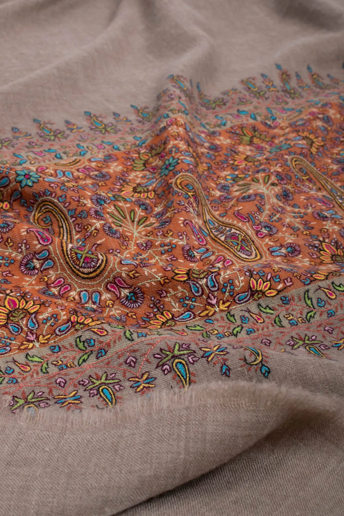 AZEEM - 40x80"