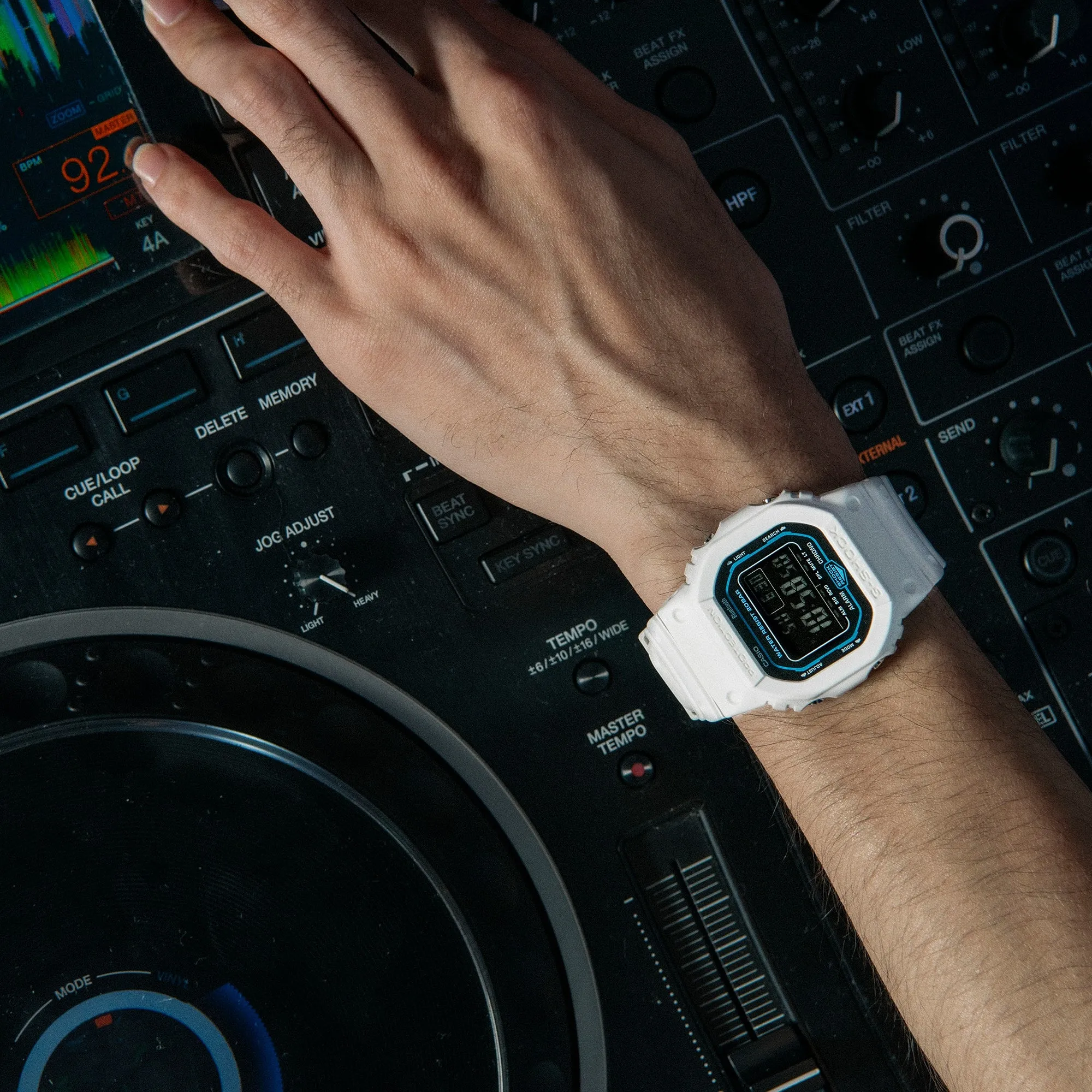 DW-B5600SF-7DR