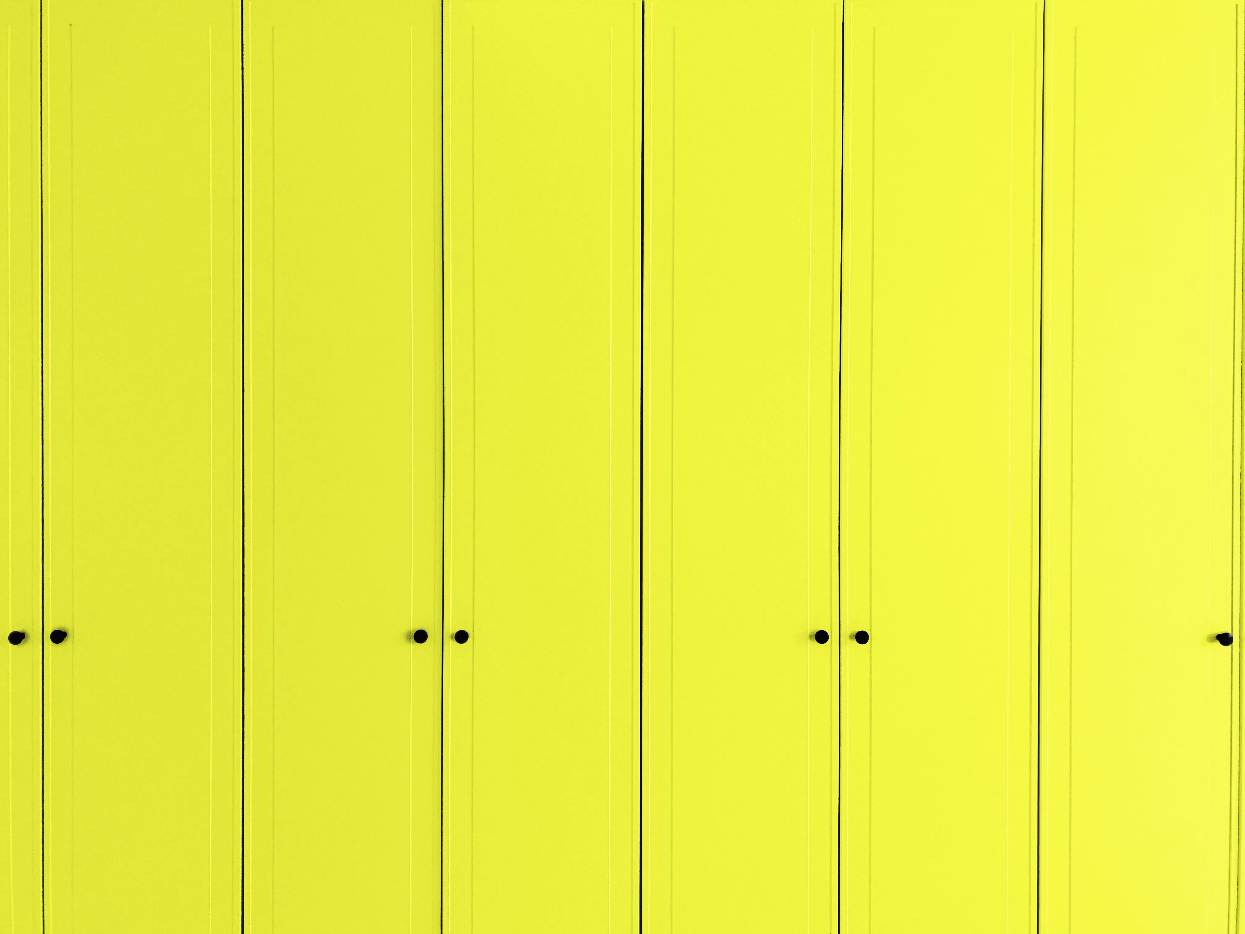 Electric Yellow paint swatch