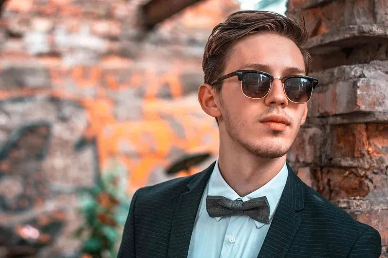 Elevate Your Style with Our Sophisticated Burgundy Necktie - Ideal for Formal Occasions
