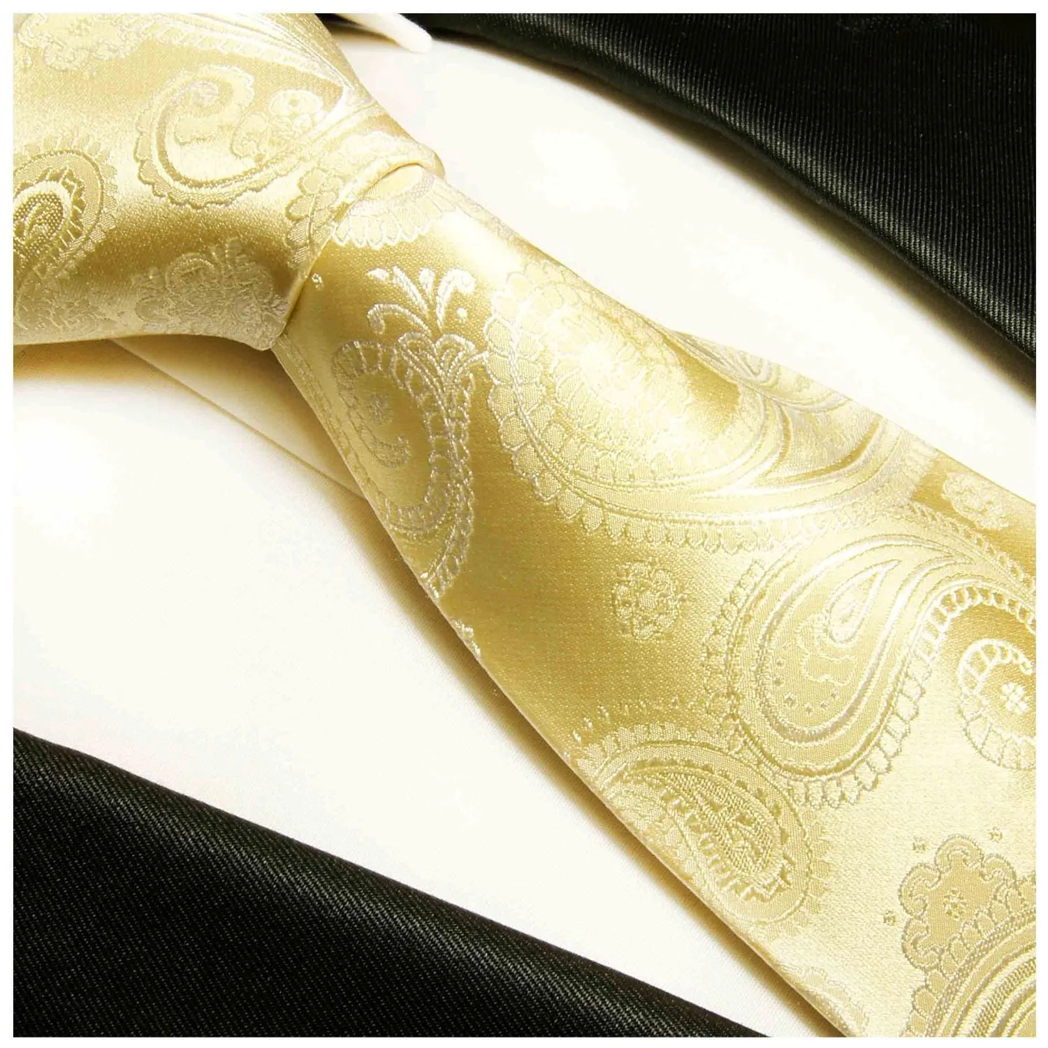 Formal Wedding Necktie in Champagne Paisleys