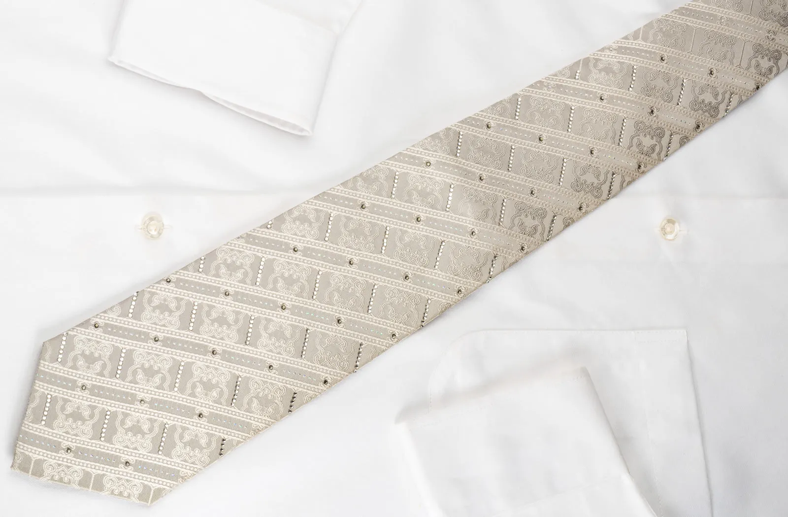 Indian Homme Rhinestone Silk Necktie Stripes On White With Silver Sparkles