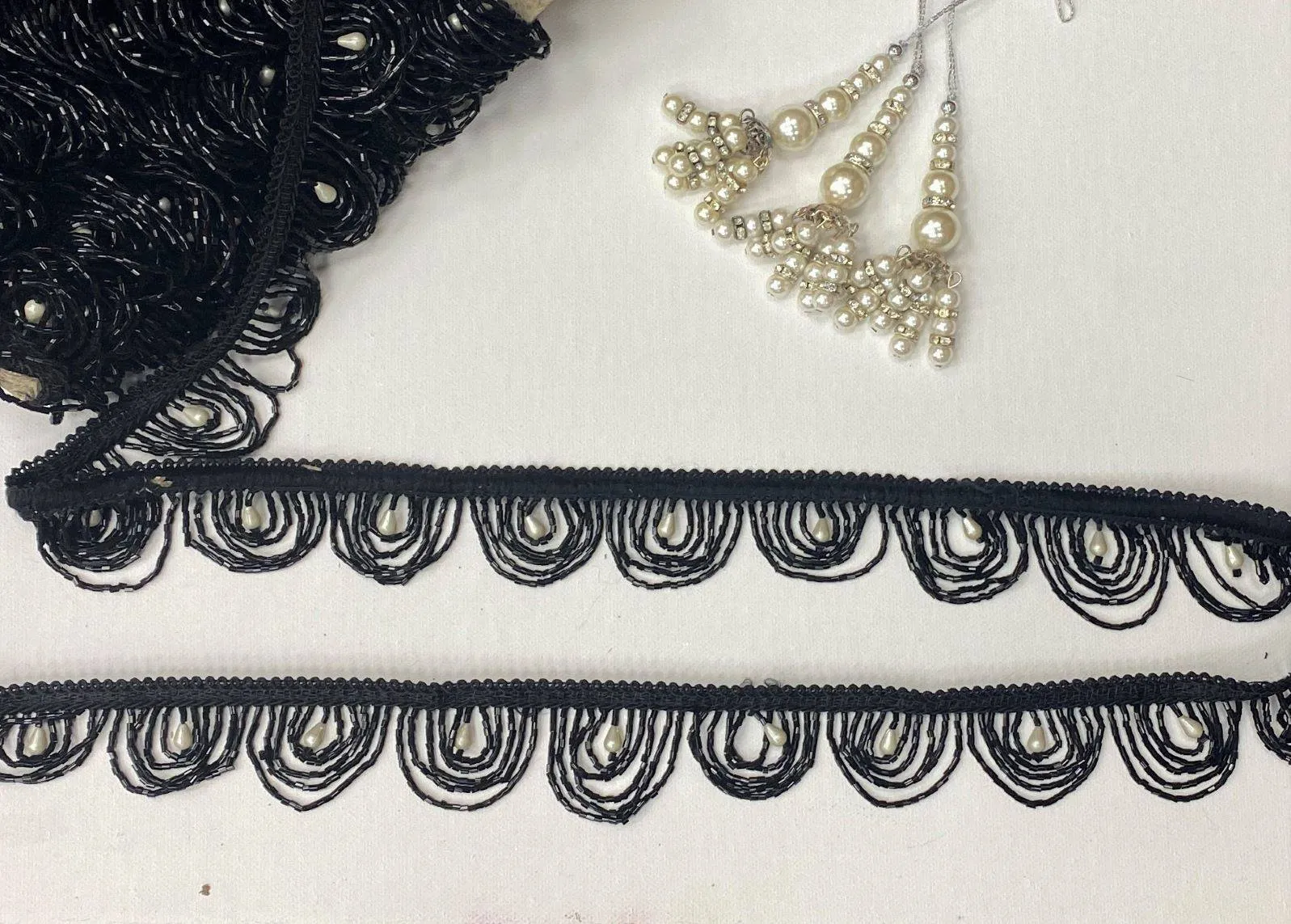 Looped Tassel Trim With Pearl - 40mm