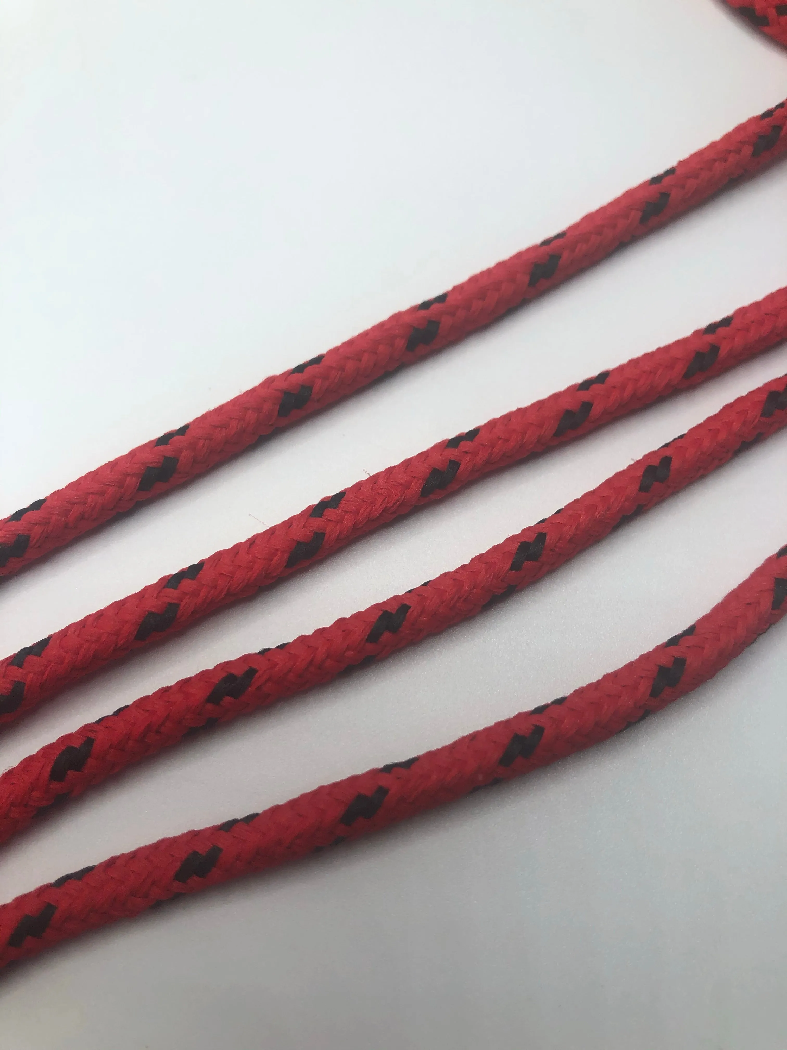 Round Classic Shoelaces - Red with Black Accents