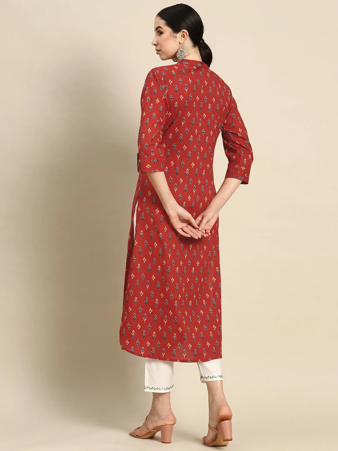 Women Red Straight Kurta With Three Quarter Sleeves